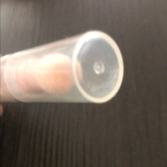 Revolution Fast Base Concealer - Picture 5 of 6